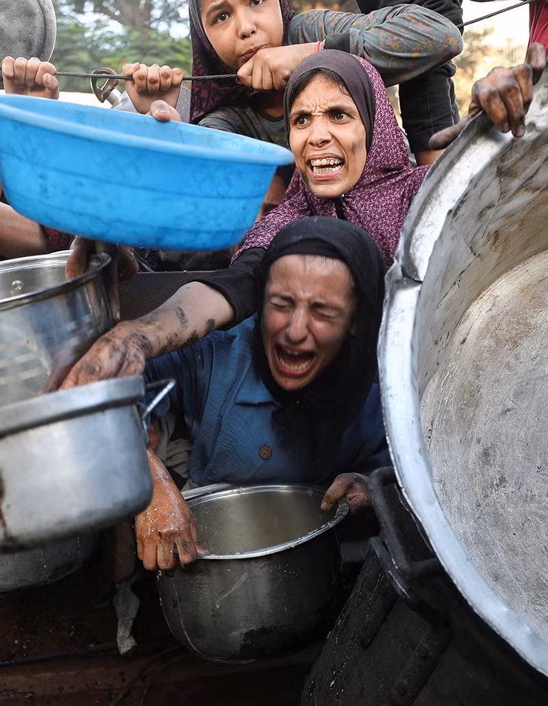 Ít nhất 10 người Palestine đã chết vì đói trong 24 giờ qua ở Gaza, nâng tổng số người chết vì đói lên 111, trong đó có ít nhất 80 trẻ em, theo Bộ Y tế tại khu vực này. Ảnh: Reuters. chum-anh-nan-doi-ngay-cang-nghiem-trong-o-dai-gaza-0705-05.jpg