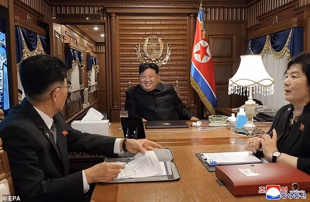 con-gai-ong-kim-jong-un-gay-soc-xuat-hien-tai-dieu-binh-day-tin-don-ke-5.jpg