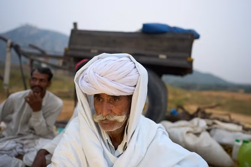 Người chăn lạc đà tham dự hội chợ thường niên ở Pushkar, bang Rajasthan, Ấn Độ. Ảnh: AP. chum-anh-hoi-cho-lac-da-o-pushkar-an-do-1105-013.jpg