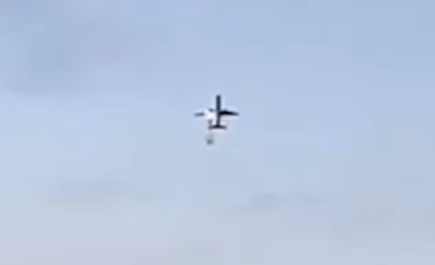 boeing-cho-273-hanh-khach-ha-canh-khan-cap-vi-dong-co-chay-2.jpg