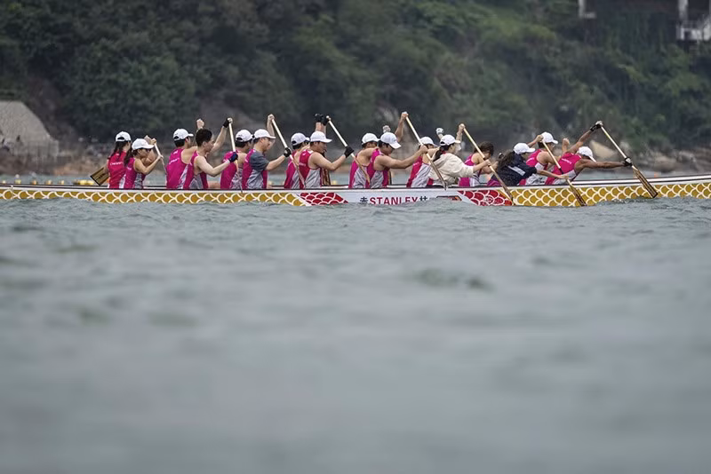 chum-anh-le-hoi-dua-thuyen-rong-o-hong-kong-0505-06.jpg