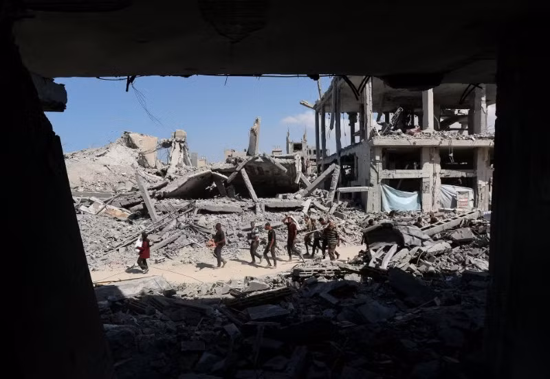Những khu vực rộng lớn ở Gaza đã bị phá hủy trở thành cảnh quan hoang tàn sau hai năm không ngừng bị oanh kích, khiến theo số liệu của cơ quan y tế Gaza có khoảng 68.000 người thiệt mạng. cac-nuoc-san-sang-ho-tro-tai-thiet-gaza-5.jpg