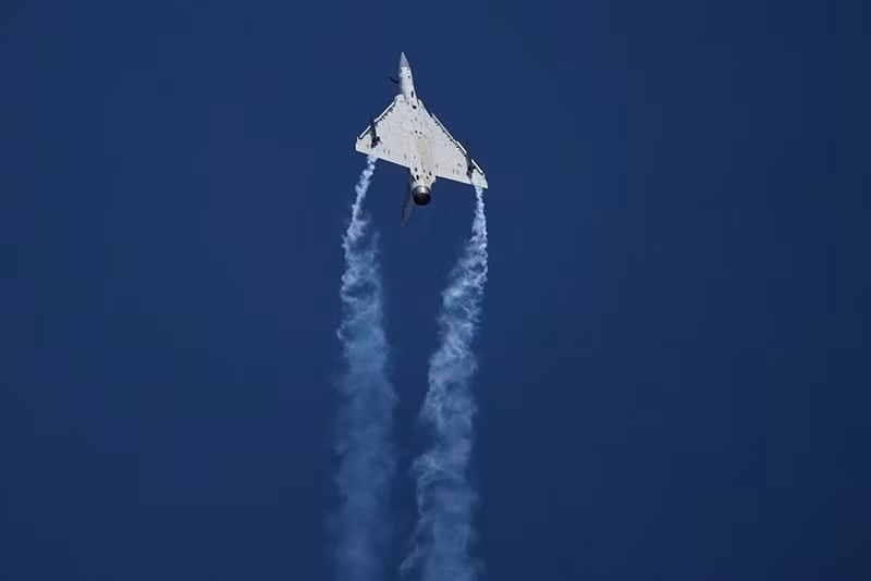 chum-anh-dubai-air-show-1105-09.jpg