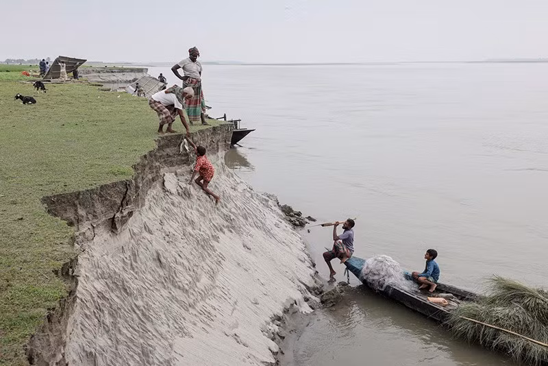 chum-anh-nong-dan-bangladesh-di-doi-vi-bien-doi-khi-hau-013.jpg