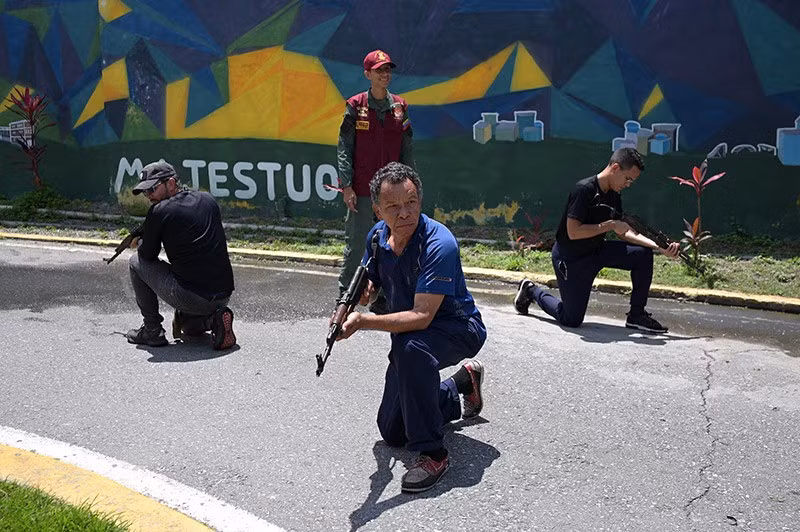 chum-anh-quan-doi-venezuela-huan-luyen-dan-thuong-06.jpg