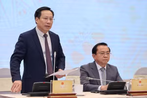 Thứ trưởng Bộ Y tế Lê Đức Luận 