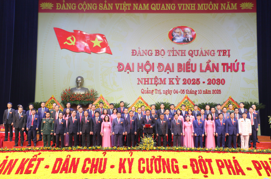 Ông Lê Ngọc Quang - Bí thư Tỉnh ủy Quảng Trị phát biểu nhận nhiệm vụ. dai-hoi-2.jpg