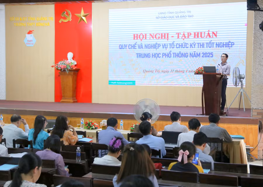 Sở GD&ĐT Quảng Trị tổ chức Hội nghị tập huấn về quy chế và nghiệp vụ tổ chức Kỳ thi tốt nghiệp THPT năm 2025.