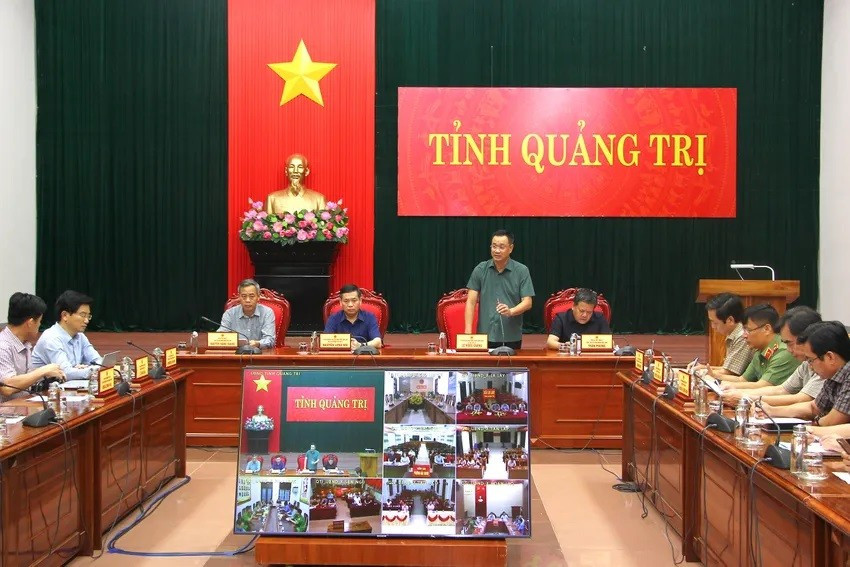 Ông Lê Ngọc Quang, Bí thư Tỉnh ủy Quảng Trị chủ trì cuộc họp với các Sở, ngành, địa phương. (Ảnh: Bảo Thiên) bao-so-5.jpg