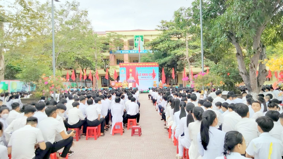 Trường THPT Hải Lăng là ngôi trường trọng điểm đào tạo ở phía Nam của tỉnh. dang-duc-qua-ngot-giao-duc-hai-lang-4.jpg