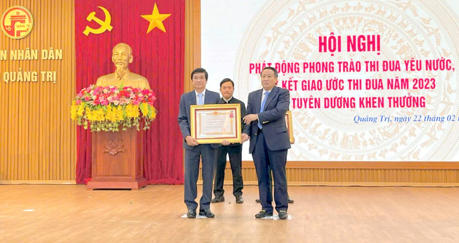 Phòng GD&ĐT huyện Hải Lăng được Nhà nước tặng thưởng Huân chương Lao động hạng Nhất năm 2022. Ảnh: Đ. Hùng dang-duc-qua-ngot-giao-duc-hai-lang-1.jpg