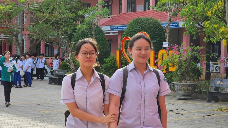 Học sinh tham gia Kỳ thi tuyển sinh vào lớp 10.