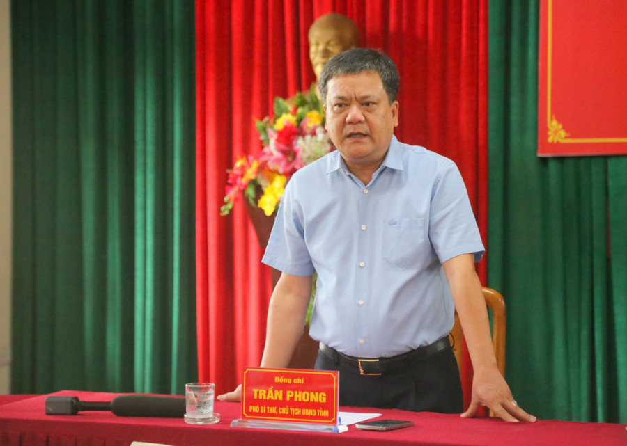 Ông Trần Phong yêu cầu địa phương ổn định tổ chức để vận hành chính quyền thông suốt, hiệu quả. chu-tich-ubnd-tinh-quang-tri.jpg