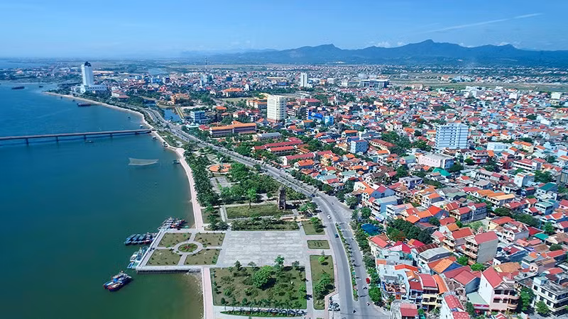 Trung tâm hành chính tỉnh Quảng Trị mới đặt tại Đồng Hới (Quảng Bình).