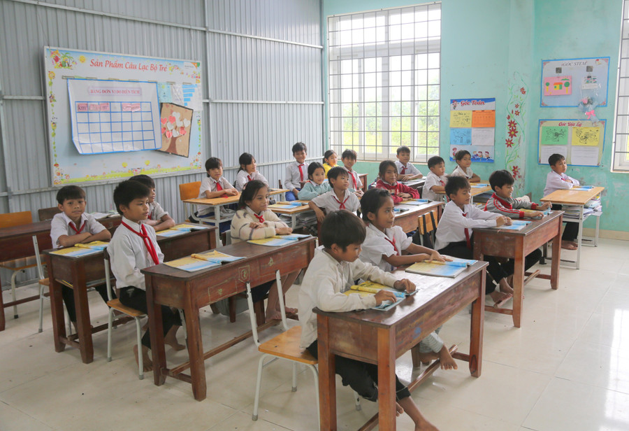 Chủ trương xây dựng trường nội trú ở biên giới thể hiện tinh thần nhân văn không để học sinh nào bị bỏ lại phía sau.