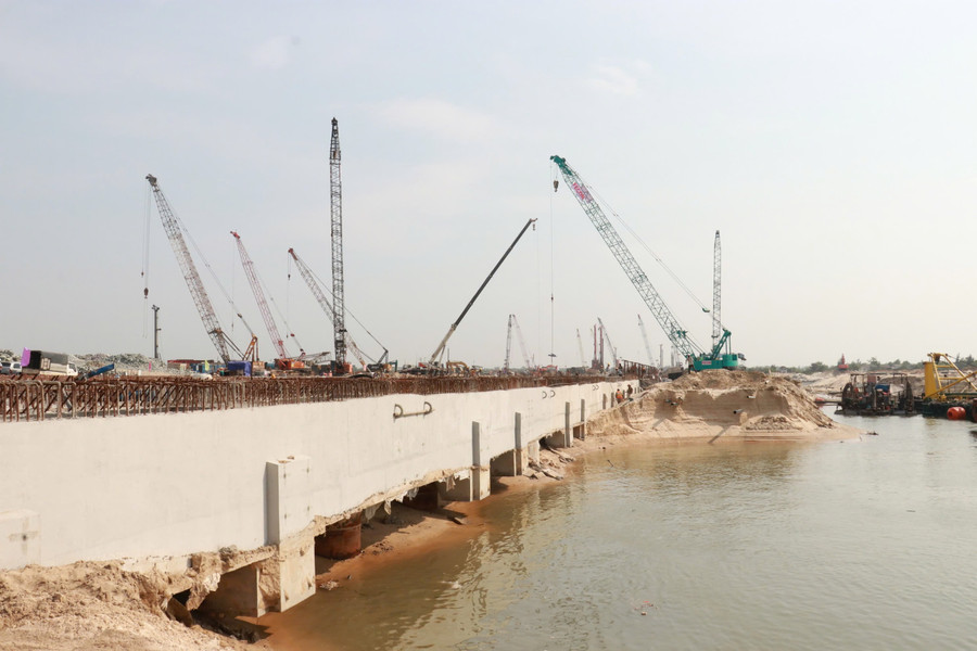 Khu bến cảng Mỹ Thủy (huyện Hải Lăng, tỉnh Quảng Trị) do Công ty Cổ phần Liên doanh Cảng quốc tế Mỹ Thủy làm chủ đầu tư.