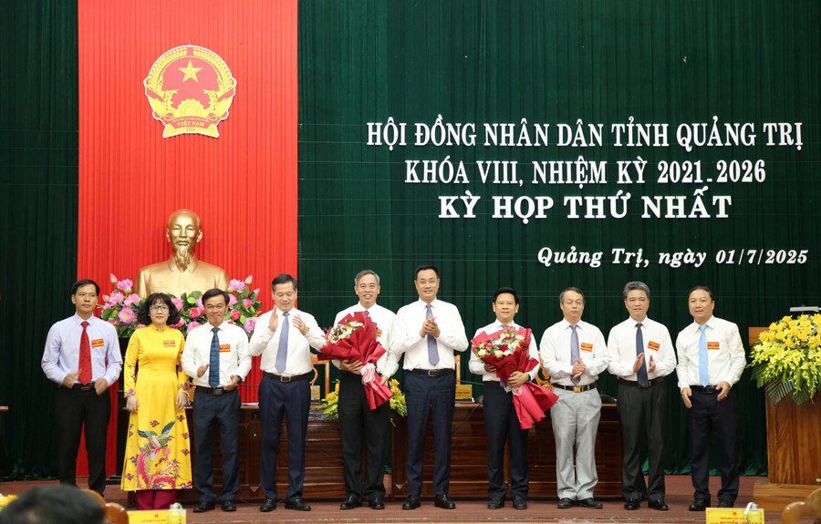 Thường trực HĐND tỉnh Quảng Trị và các Ban của HĐND tỉnh ra mắt.