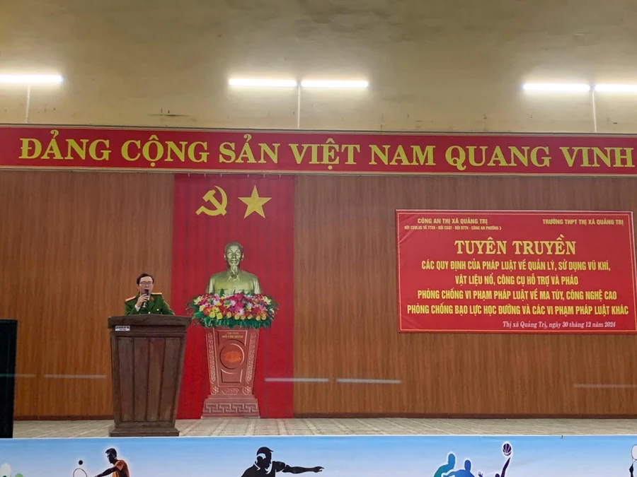 Hàng năm, các trường học đều tổ chức tuyên truyền về sử dụng pháo, vật liệu nổ cho học sinh.