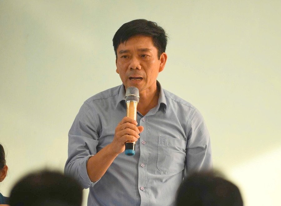 Ông Đỗ Văn Mỹ, Hiệu trưởng Trường PTDT bán trú Tiểu học Kim Thủy cam kết tìm phương án lo ăn uống cho học sinh. truong-kim-thuy-2.jpg