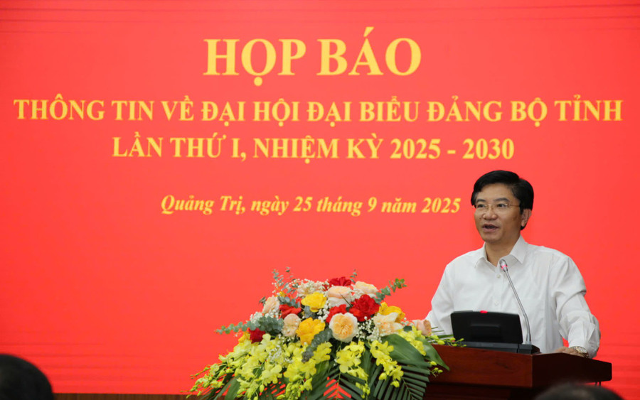 Ông Trương An Ninh, Trưởng Ban Tuyên giáo và Dân vận Tỉnh ủy Quảng Trị thông tin về công tác nhân sự. hoi-nghi-dai-hoi-4.jpg