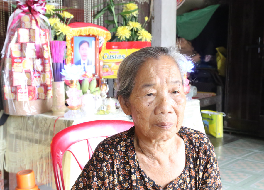 Mẹ chồng chị Thương hiện già yếu, lại mắc bệnh tim. hoan-canh-1.jpg