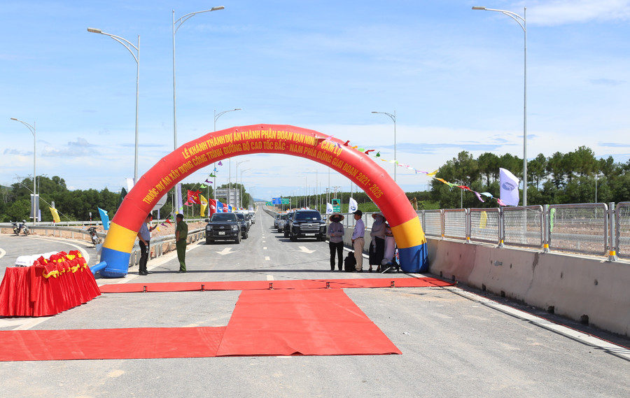 Nghi thức thông xe cao tốc đoạn Vạn Ninh - Cam Lộ. cao-toc-7.jpg