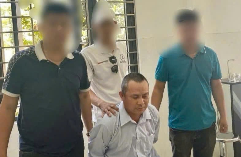 Công an bắt nghi phạm liên quan vụ giết người. Ảnh Công an Quảng Trị 