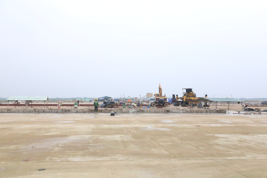 Sân bay Quảng Trị đang được xây dựng. san-bay-quang-tri-13.jpg