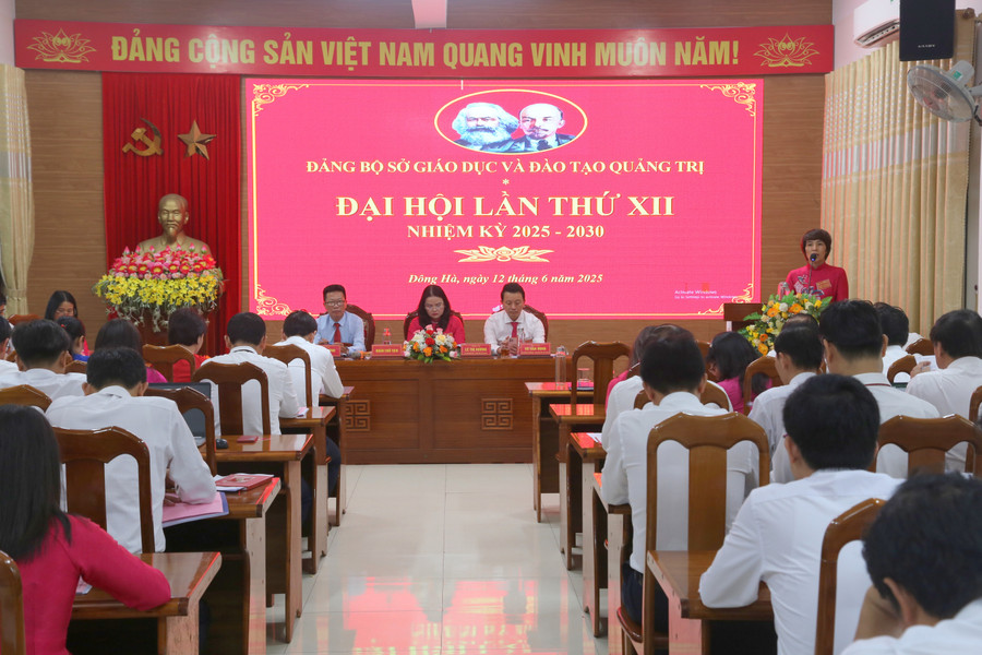 Các đại biểu trình bày tham luận tại đại hội. dai-hoi-3.jpg