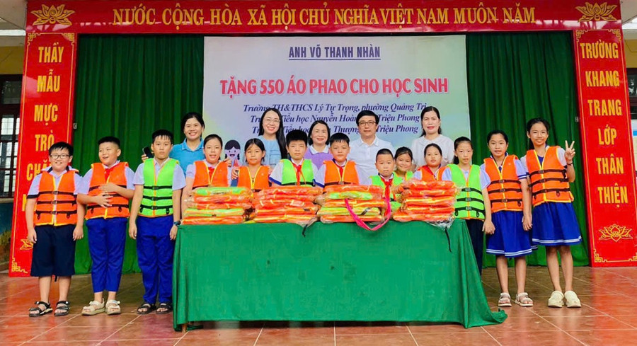 ao-phao-2.jpg