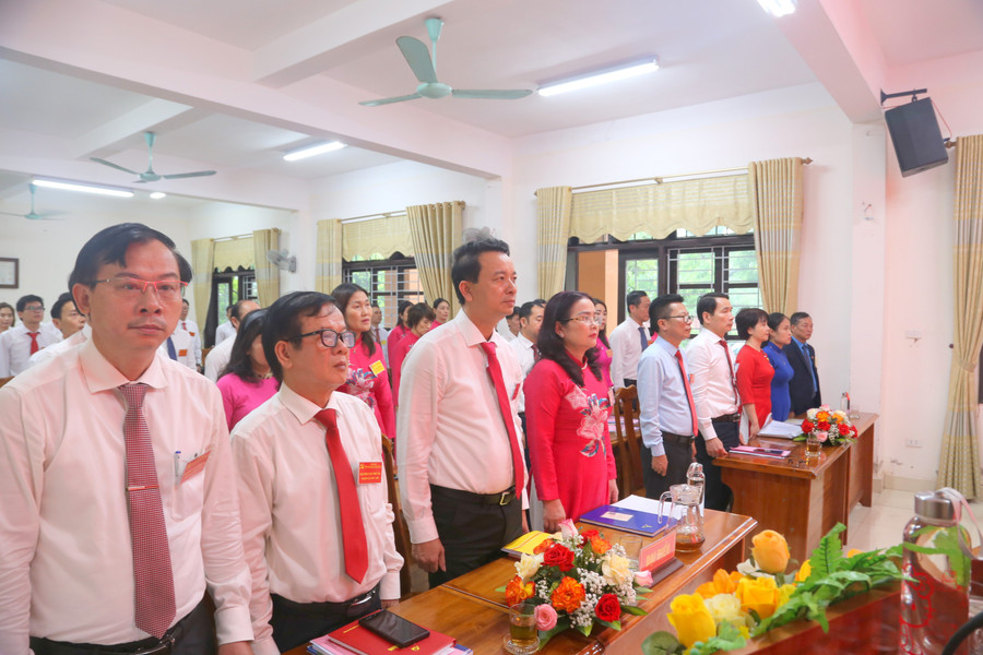 Các đại biểu tham dự đại hội Đảng bộ Sở GD&ĐT. dai-hoi-6.jpg