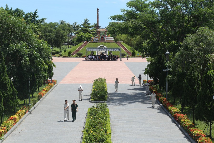 Cuộc chiến đấu anh dũng trong 81 ngày đêm bảo vệ Thành cổ Quảng Trị đã đi vào lịch sử như bản tráng ca hào hùng của quân và dân Quảng Trị nói riêng và cả nước nói chung. image-3.jpg