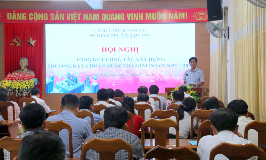 Đại diện Phòng GD&ĐT Đakrông phát biểu tại hội nghị. truong-chuan-quoc-gia-4.jpg