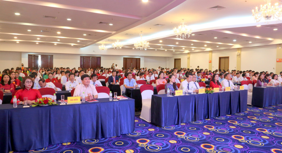 Ngày hội tôn vinh những gương điển hình ngành GD&ĐT Quảng Trị. dien-hinh-giao-duc-2.jpg