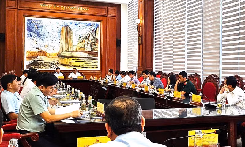 Lãnh đạo 2 tỉnh Quảng Bình và Quảng Trị họp bàn về nhân sự. Ảnh: Quốc Việt