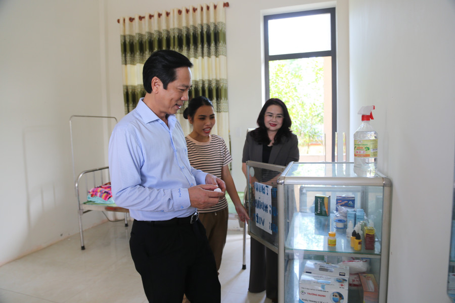 Phòng y tế tại điểm thi Trường THCS&THPT Cửa Việt được bố trí các loại thuốc cần thiết. kiem-tra-thi-3.jpg