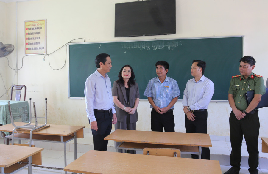 Công tác chuẩn bị tại các điểm thi cơ bản hoàn tất. kiem-tra-thi-2.jpg