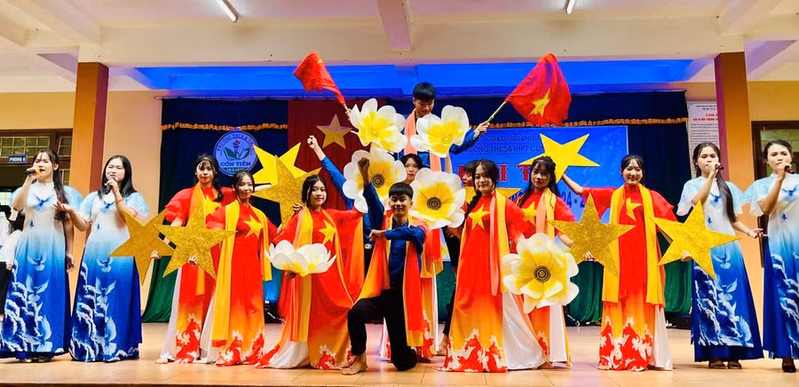 Hội thi Văn hóa học đường của ngành GD&ĐT Quảng Trị thu hút hơn 1.400 diễn viên tham gia.