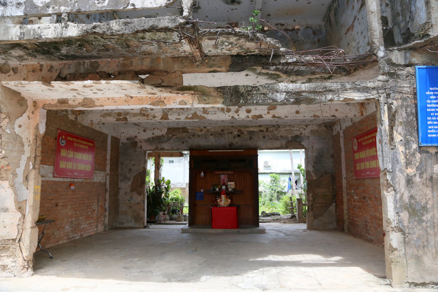 Năm 1972, Trường Bồ Đề trở thành một trong những chốt chiến đấu quan trọng của quân ta, đánh trả hàng trăm đợt phản kích của Mỹ - ngụy nhằm tái chiếm thị xã Quảng Trị. cai-tao-truong-bo-de-4.jpg