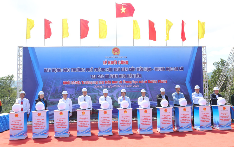 Nghi thức khởi công Trường nội trú Tiểu học và THCS Hướng Phùng.