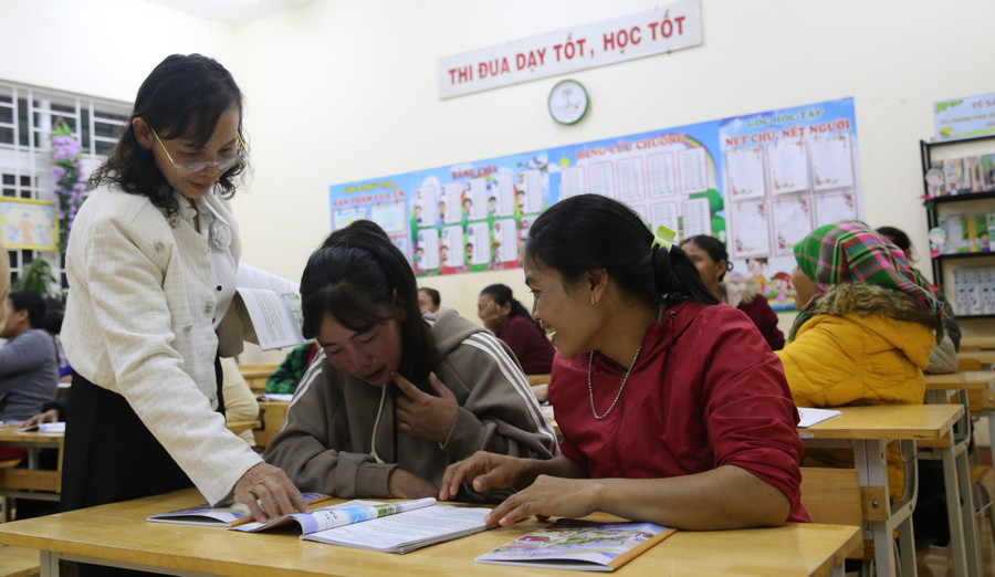 Công tác xóa mù chữ trở thành nền tảng nâng cao dân trí.