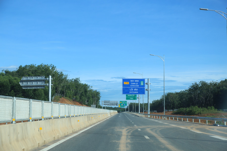 Cao tốc được thông tuyến sẽ thúc đẩy phát triển kinh tế. cao-toc-2.jpg