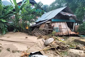 Mưa lũ gây thiệt hại nặng ở huyện Tương Dương. (Ảnh: Đình Tuân)