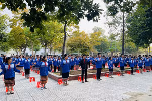 Học sinh Trường Phổ thông DTNT THCS Con Cuông trong giờ ngoại khóa. (Ảnh: CSCC)