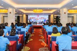 Hội nghị tổng kết năm học 2023-2024 và triển khai nhiệm vụ năm học 2024-2025 của Công đoàn ngành Giáo dục Nghệ An. Ảnh: Phạm Tâm