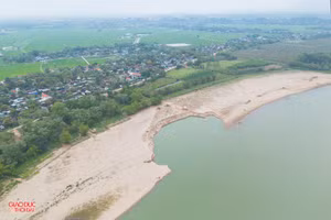 Khu vực mỏ khai thác cát ở xã Đồng Văn, huyện Thanh Chương. (Ảnh: Phạm Tâm)