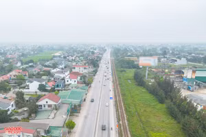 Quốc lộ 1A đoạn qua TP Vinh, Nghệ An. (Ảnh: Phạm Tâm)