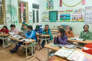 Lớp xóa mù chữ ở bản Piêng Vai, xã Mỹ Lý. (Ảnh: CSCC)