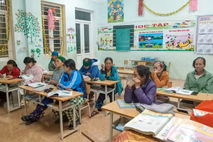 Lớp xóa mù chữ ở bản Piêng Vai, xã Mỹ Lý. (Ảnh: CSCC)