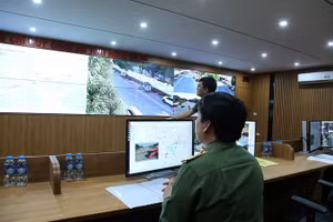 Hệ thống giám sát camera đặt tại Trung tâm chỉ huy Công an tỉnh Nghệ An. (Ảnh: CANA)